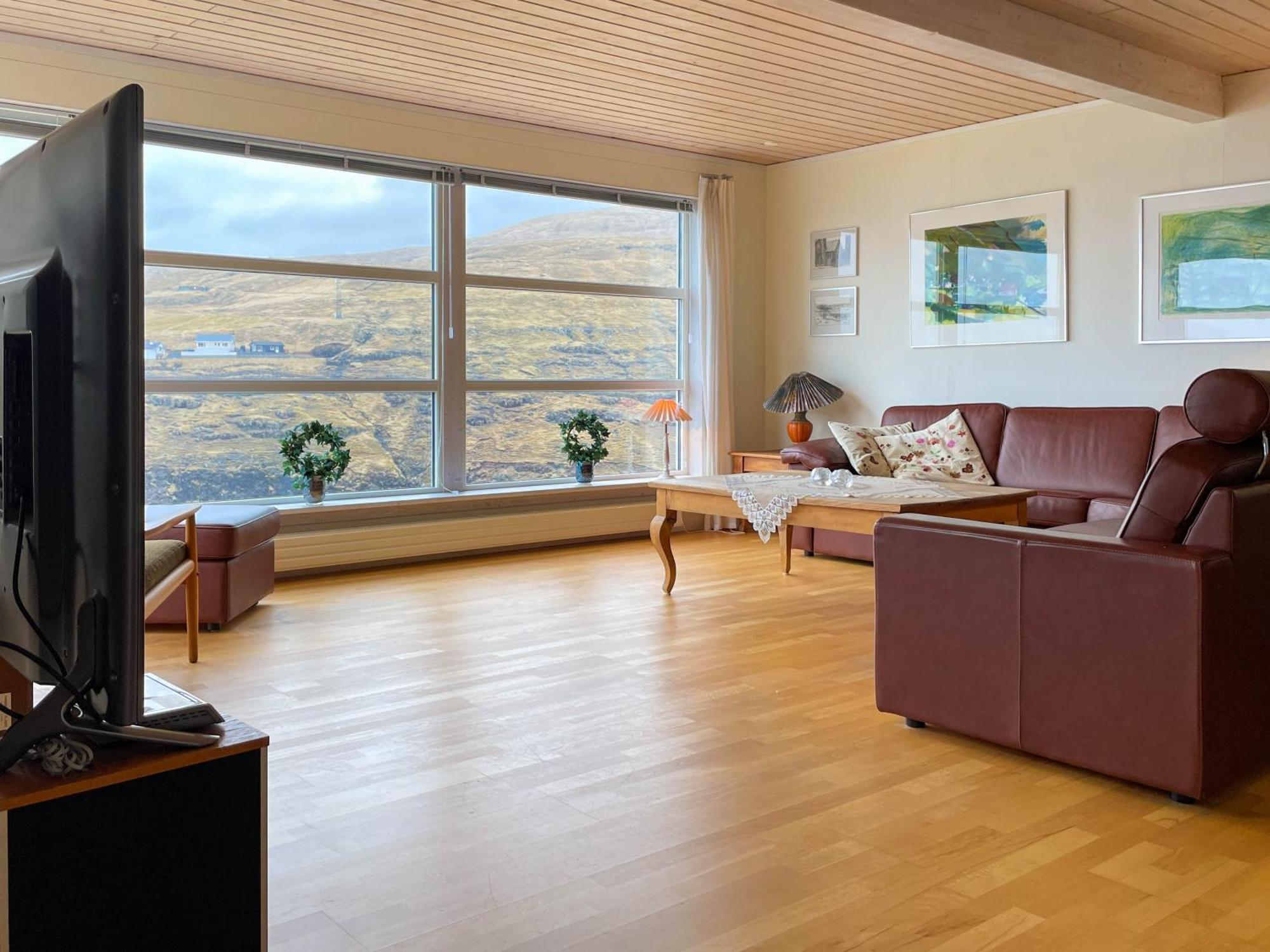 Sea & Mountain View 4 Bedroom Leynar Buitenkant foto