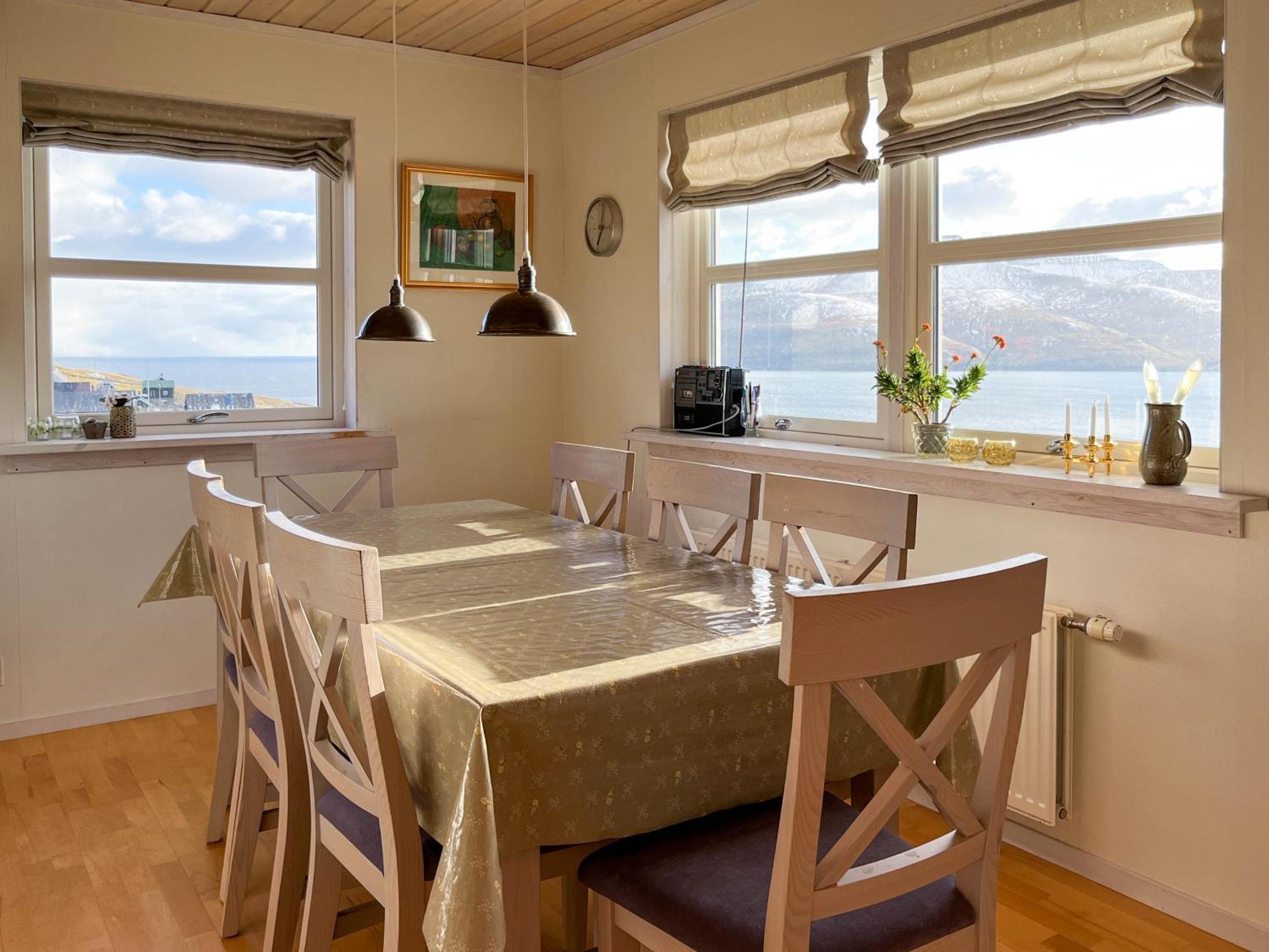 Sea & Mountain View 4 Bedroom Leynar Buitenkant foto